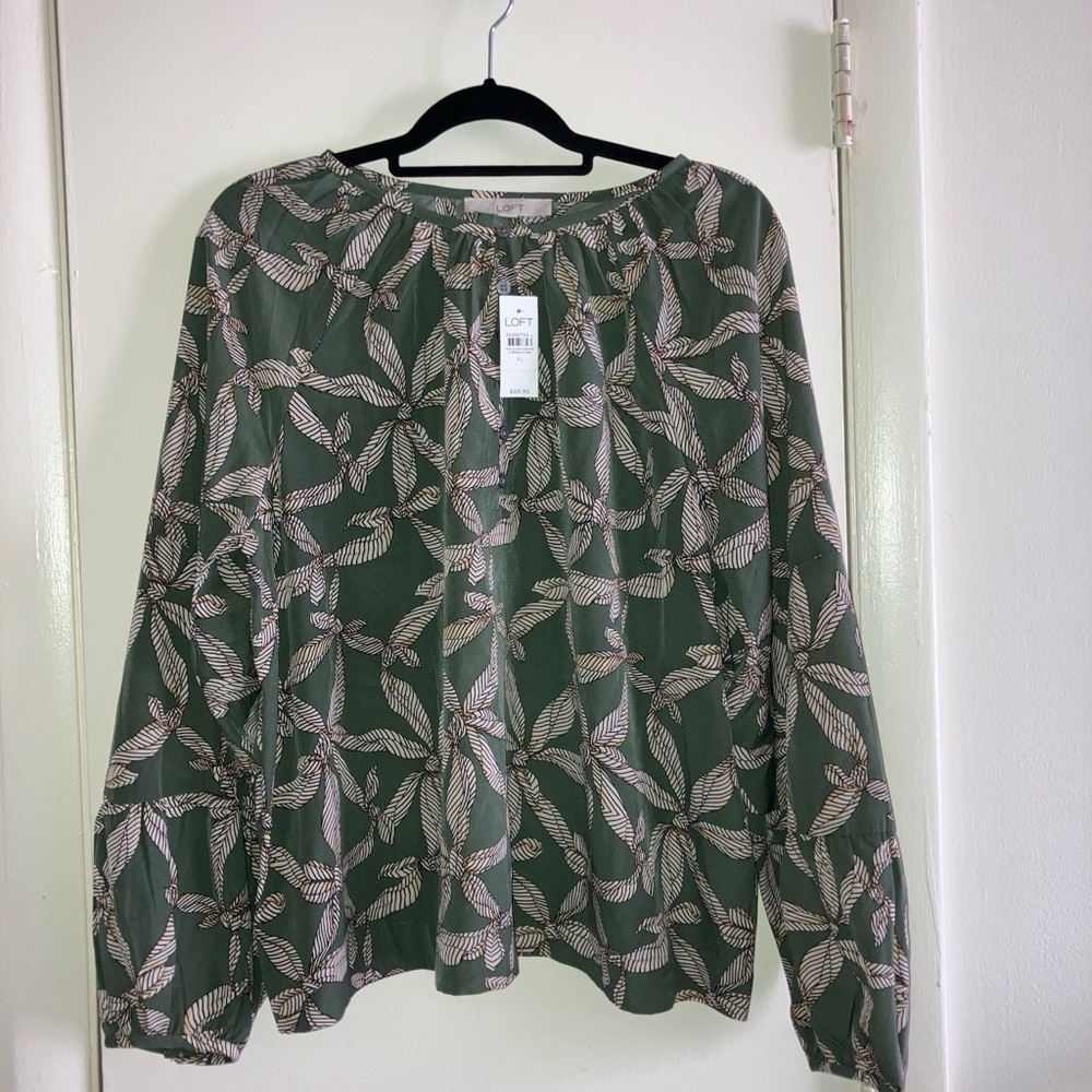 NWT LOFT Ribbon Bubble Sleeve Henley Top Sz XL - Picture 2 of 8